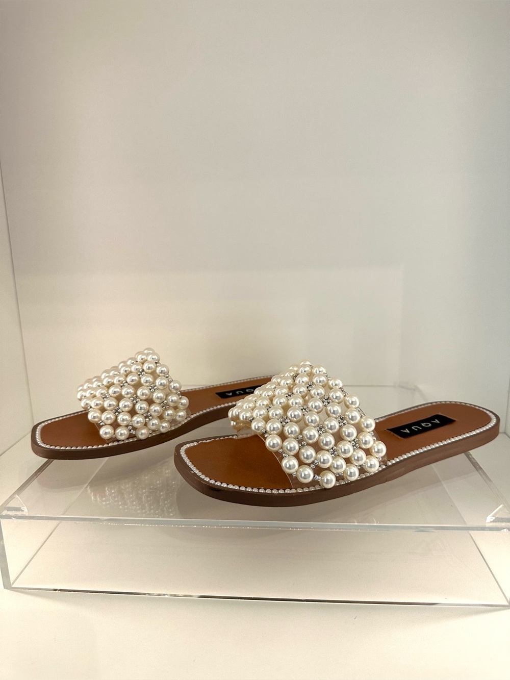 Aqua Women's “Bride” Beaded Flat Slide Sandals. Size 7M - Picture 2 of 6